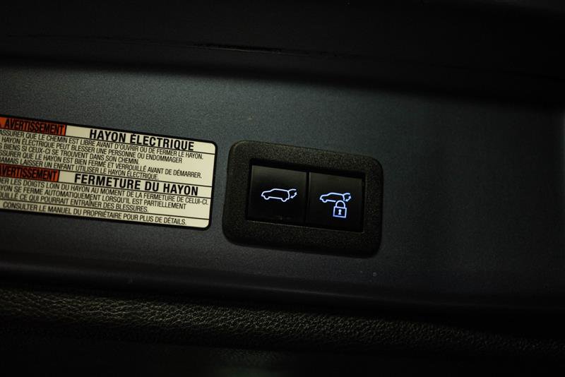 Used 2022 Toyota Corolla Cross XLE w/ Convenience Package AWD/4WD image 8