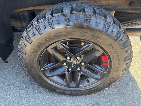 Used 2020 Chevrolet Silverado 1500 LT Trail Boss AWD/4WD image 10