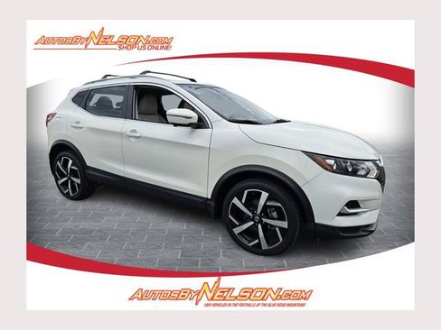 Used 2022 Nissan Rogue Sport SL image 1