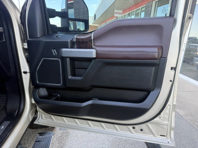 Used 2017 Ford F250 Platinum w/ Platinum Ultimate Package AWD/4WD image 21