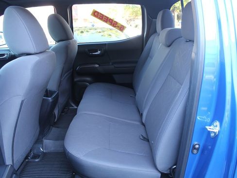 Used 2017 Toyota Tacoma TRD Sport w/ Premium & Technology Package image 29