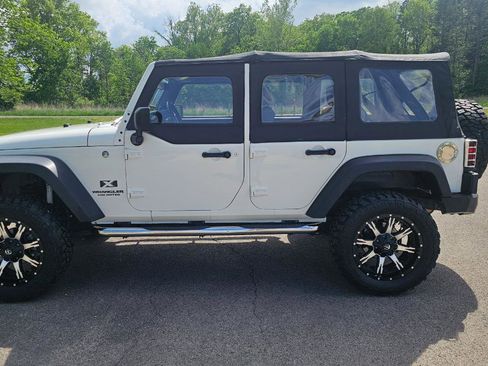 Used 2008 Jeep Wrangler Unlimited X AWD/4WD image 10