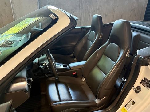 Used 2015 Porsche 911 Cabriolet image 6