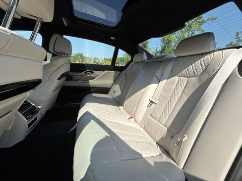 Used 2021 BMW 740i xDrive w/ Autobahn Package AWD/4WD image 25