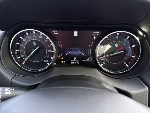 Used 2022 Maserati Levante GT image 17