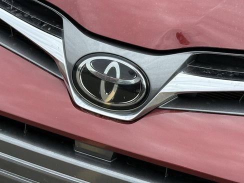 Used 2020 Toyota Sienna XLE w/ XLE Navigation Package AWD/4WD image 8
