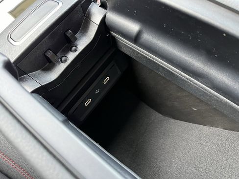 Used 2025 Mercedes-Benz CLA 250 4MATIC image 42