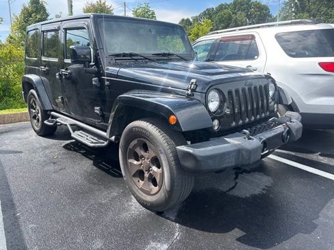 Used 2015 Jeep Wrangler Unlimited Sahara AWD/4WD image 3