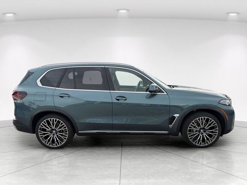 Used 2024 BMW X5 xDrive40i w/ Premium Package AWD/4WD image 3