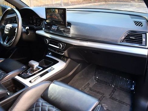 Used 2021 Audi SQ5 Premium Plus w/ Premium Plus Package image 24