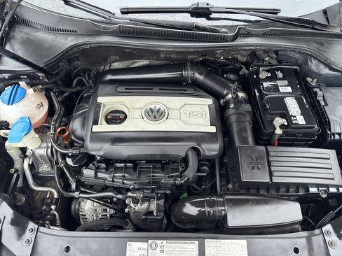 Used 2012 Volkswagen GTI image 11