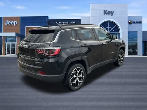 Used 2025 Jeep Compass Limited image 5