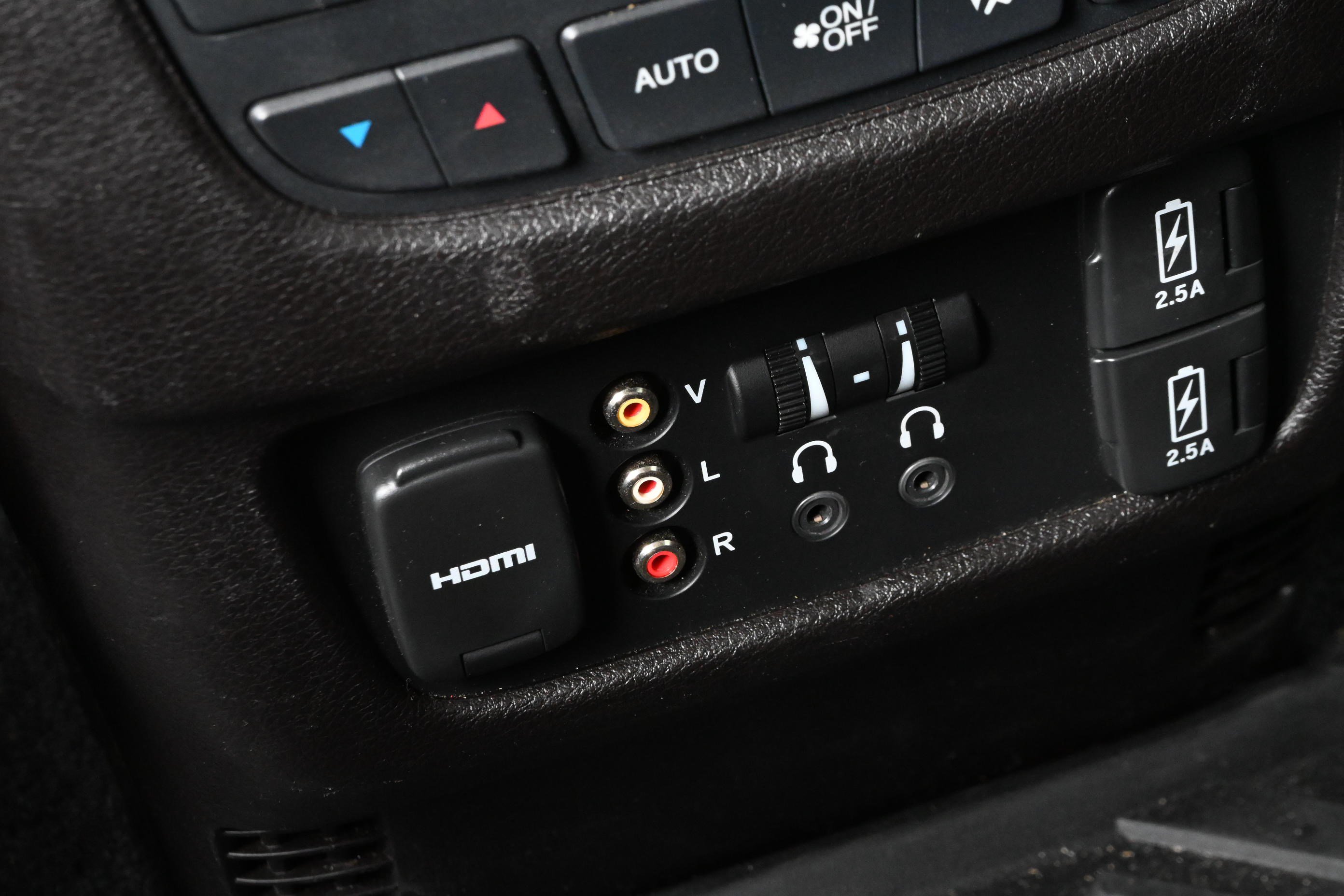 Used 2018 Acura MDX w/ Advance & Entertainment Pkg FWD image 27