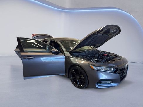 Used 2018 Honda Accord Sport image 7