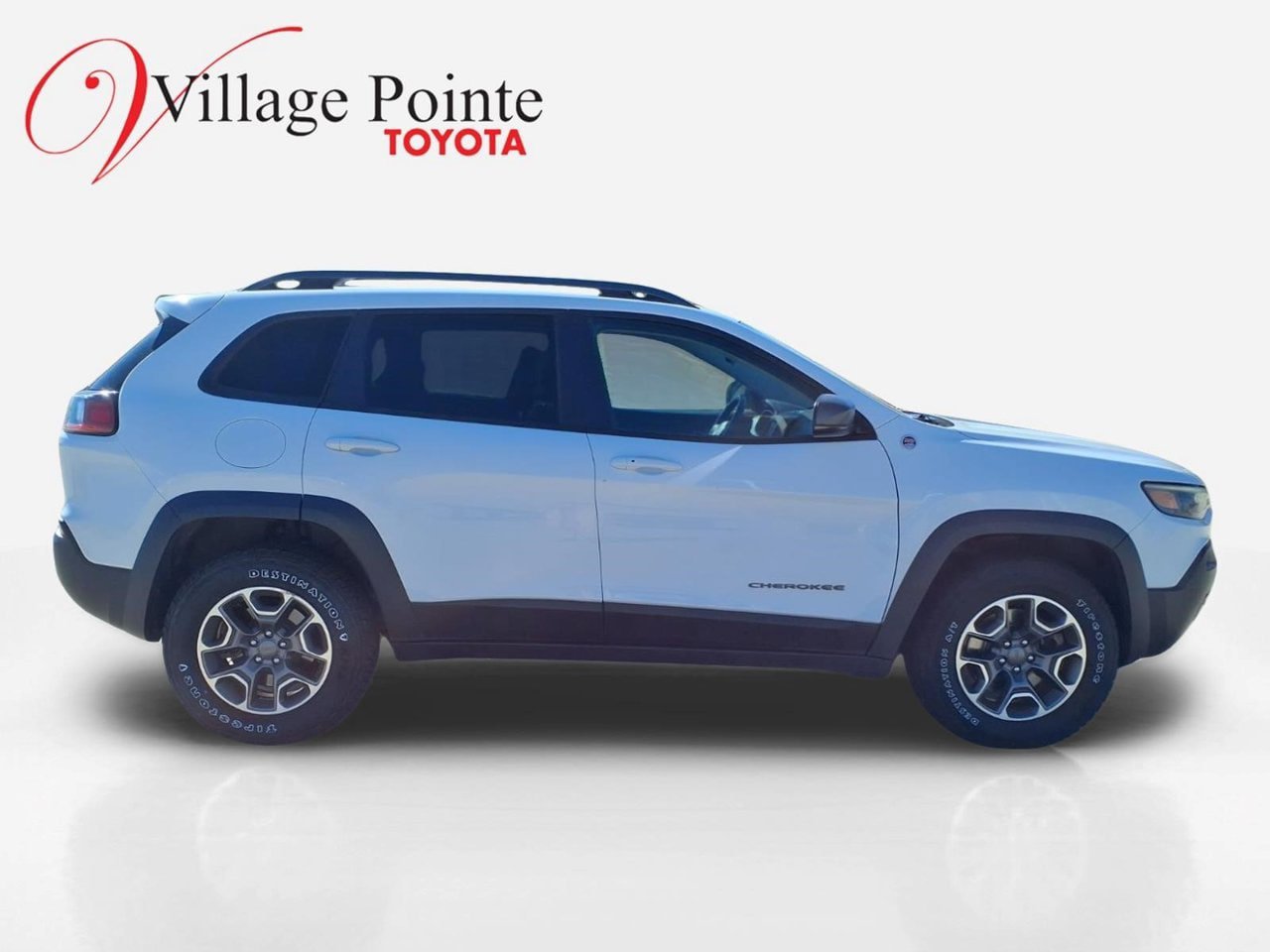 Used 2020 Jeep Cherokee Trailhawk w/ Cold Weather Group AWD/4WD image 7