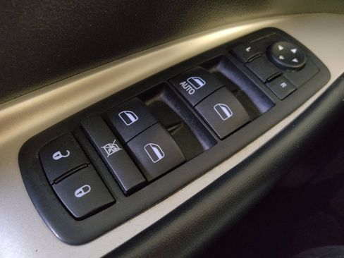 Used 2017 Dodge Journey SXT image 27