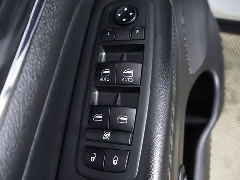 Used 2021 Jeep Grand Cherokee Limited w/ Premium Lighting Group AWD/4WD image 34