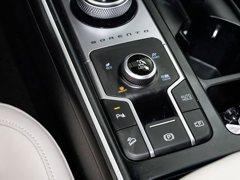 Certified 2023 Kia Sorento EX w/ Panoramic Sunroof Package image 23