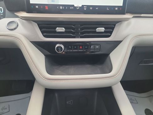 New 2026 Ford Explorer Active w/ Active Comfort Package image 19