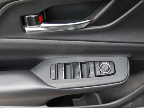 Used 2025 Toyota Prius AWD image 18