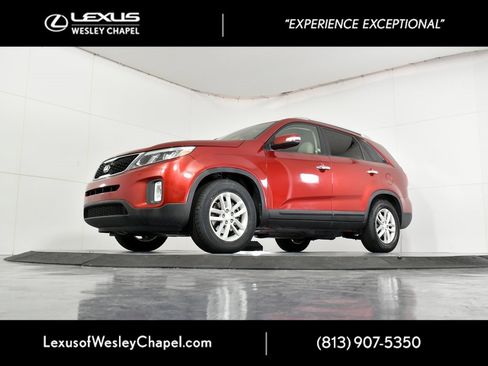 Used 2015 Kia Sorento LX image 12