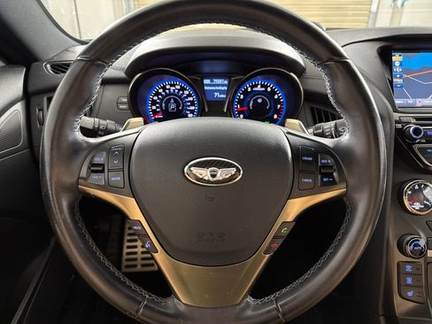 Used 2015 Hyundai Genesis 3.8 image 13
