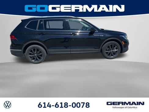 Used 2023 Volkswagen Tiguan SE w/ Panoramic Sunroof Package FWD image 9