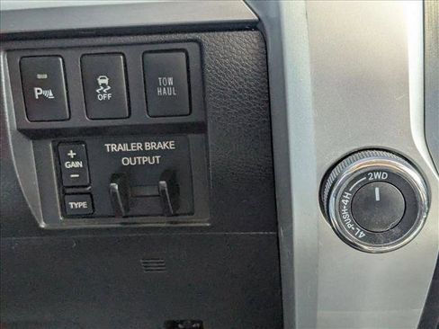 Used 2016 Toyota Tundra Platinum image 11