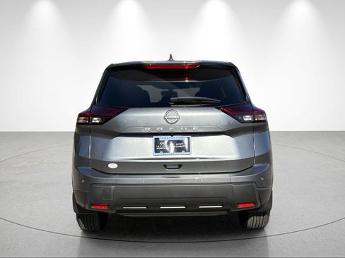 Used 2025 Nissan Rogue S FWD image 4