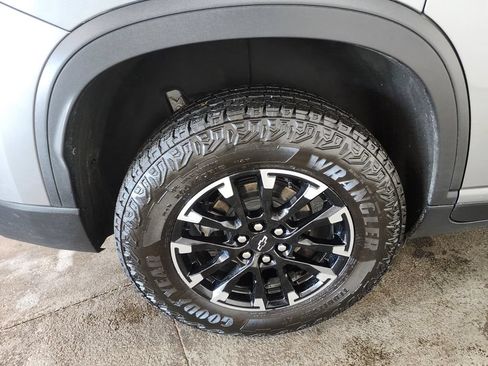 Used 2025 Chevrolet Traverse Z71 AWD/4WD image 39