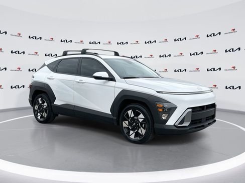 Used 2025 Hyundai Kona SEL FWD image 1