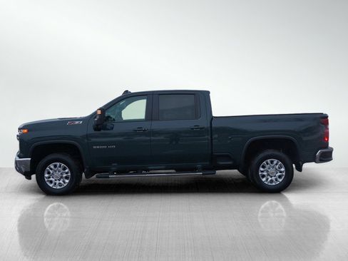 Used 2025 Chevrolet Silverado 3500 LT w/ All Star Edition image 2
