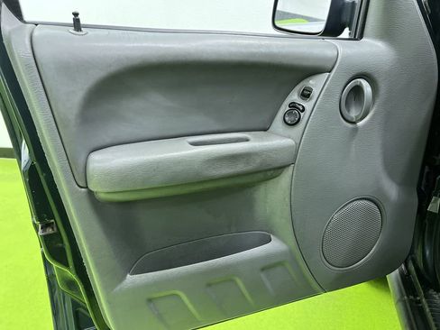 Used 2006 Jeep Liberty Sport AWD/4WD image 21