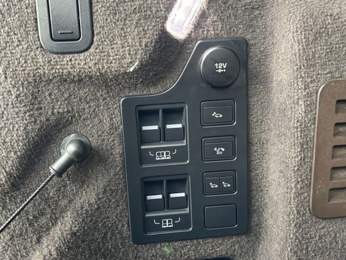 Used 2018 Land Rover Discovery HSE Luxury AWD/4WD image 14