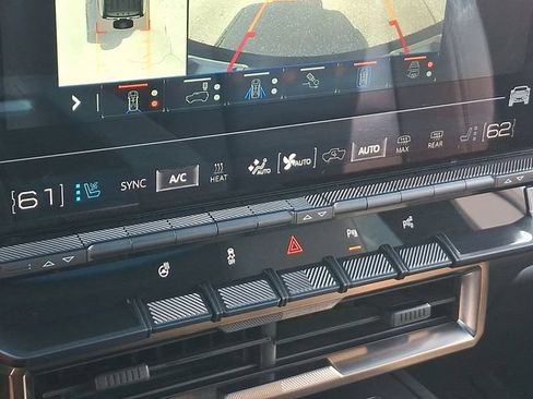 Used 2024 GMC Hummer EV 3X AWD/4WD image 14