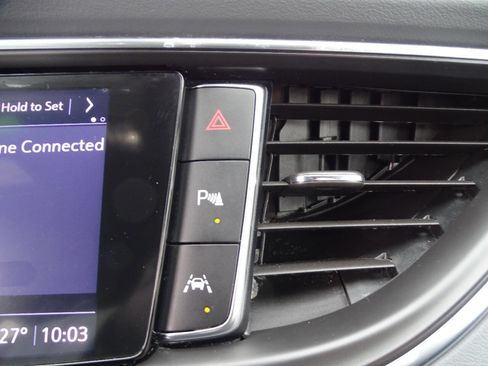 Used 2022 Buick Enclave Essence w/ Sport Touring Edition image 29