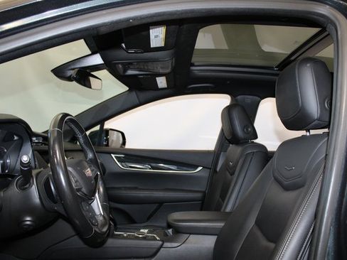 Certified 2022 Cadillac XT5 Premium Luxury image 8