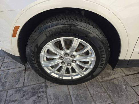 Used 2017 Cadillac XT5 FWD image 9