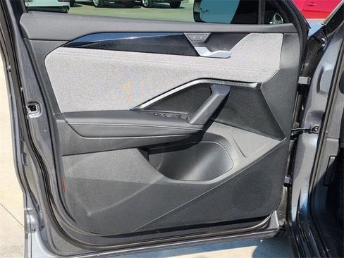 New 2025 Volkswagen Tiguan S image 9