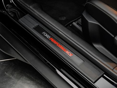 Used 2021 Ford Mustang Shelby GT500 w/ Carbon Fiber Track Pack RWD image 53