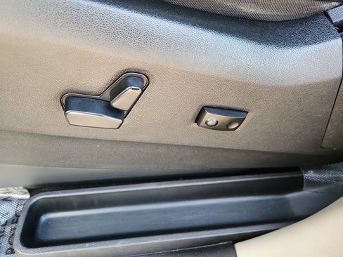 Used 2019 Dodge Grand Caravan SXT FWD image 7