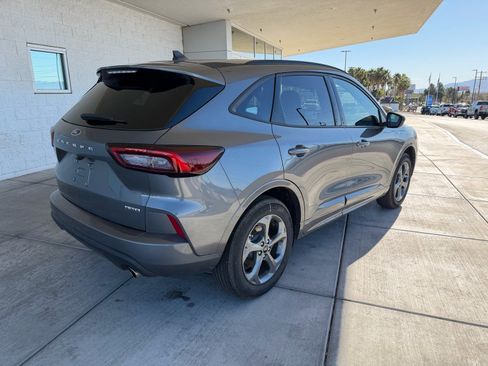 Used 2024 Ford Escape ST-Line image 3