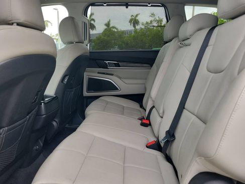 Used 2020 Kia Telluride EX AWD/4WD image 17