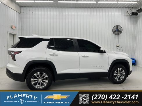 Used 2026 Chevrolet Equinox LT AWD/4WD image 2