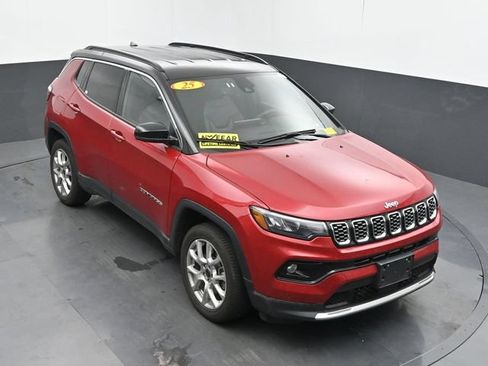 Used 2025 Jeep Compass Limited AWD/4WD image 39