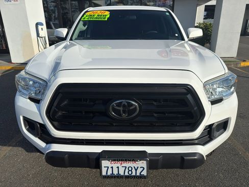 Used 2020 Toyota Tacoma SR image 9