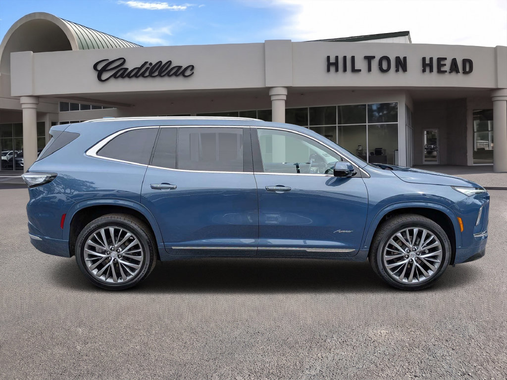 Used 2025 Buick Enclave Avenir AWD/4WD image 2