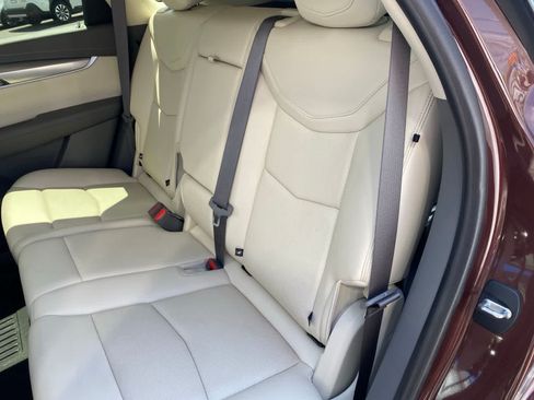 Used 2022 Cadillac XT5 Premium Luxury w/ Technology Package FWD image 13