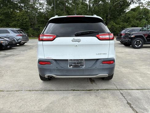 Used 2017 Jeep Cherokee Limited w/ Luxury Group FWD image 17