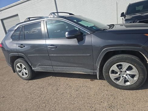 Used 2021 Toyota RAV4 LE AWD/4WD image 3